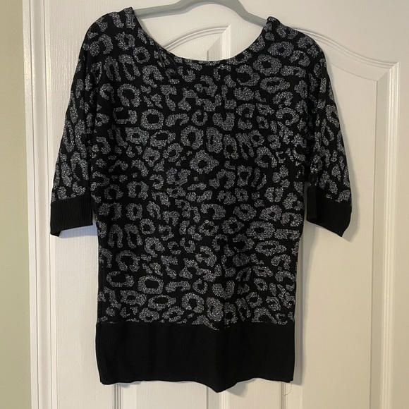3/$25 NWT Women’s dressy size small glittery sweater - Picture 2 of 9